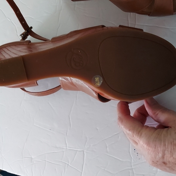 Lucky Brand Strappy Platform Wedge Size 8 M/38,Tan - Picture 6 of 16